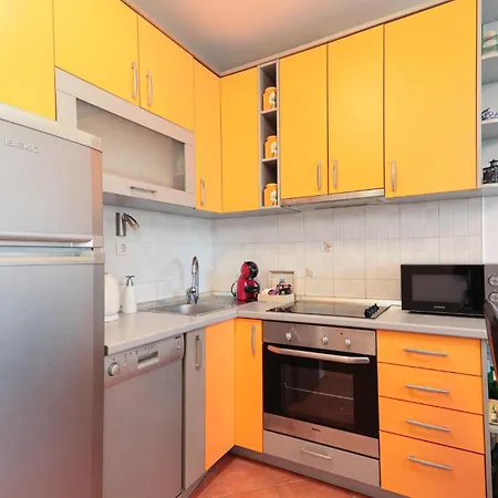 Lovely In With Wifi Apartment Makarska